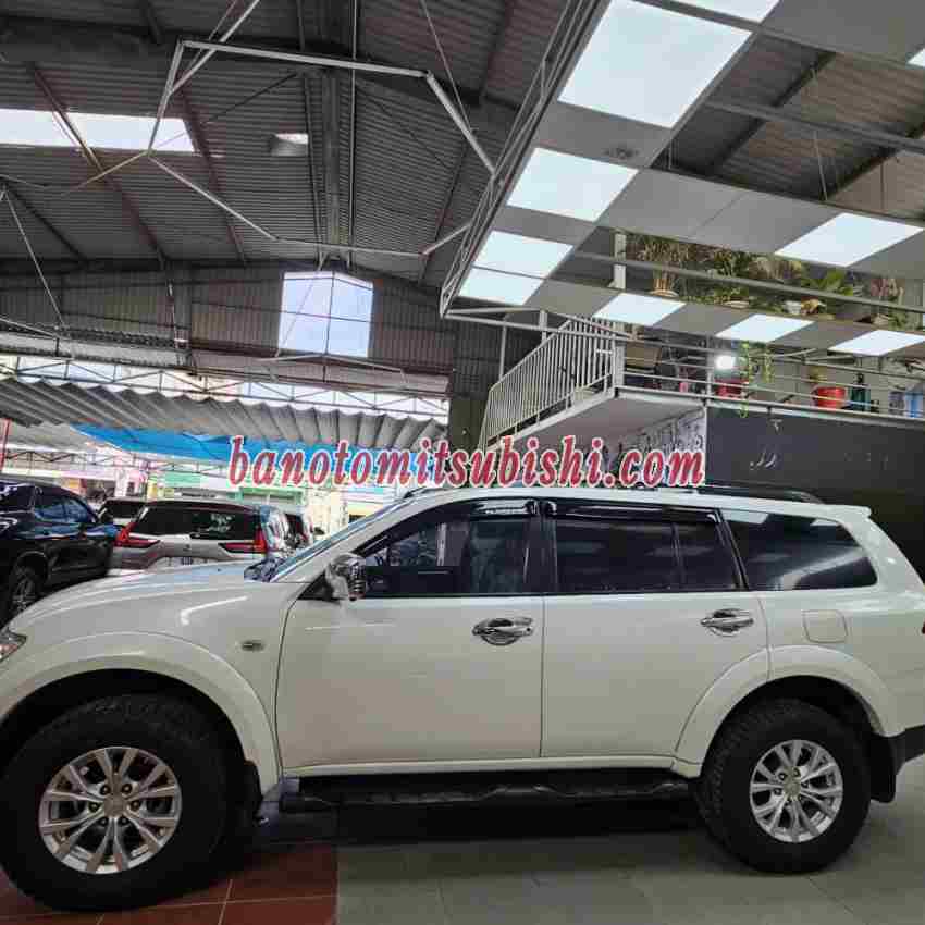 Mitsubishi Pajero Sport D 4x2 MT năm 2017 cần bán