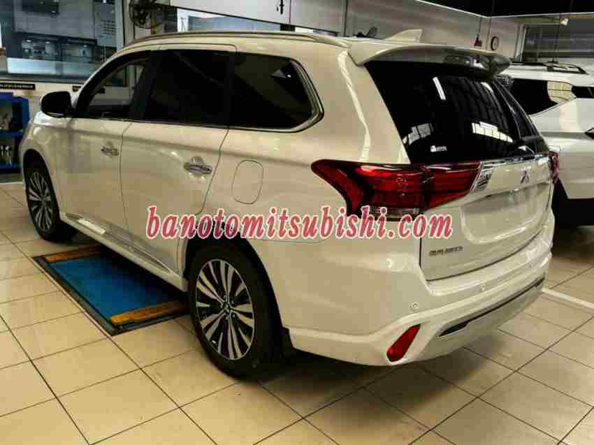 Bán xe Mitsubishi Outlander 2.0 CVT sx 2024 siêu đẹp