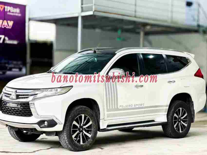 Cần bán gấp Mitsubishi Pajero Sport 2.4D 4x2 AT 2018 - Xe đẹp - Giá tốt