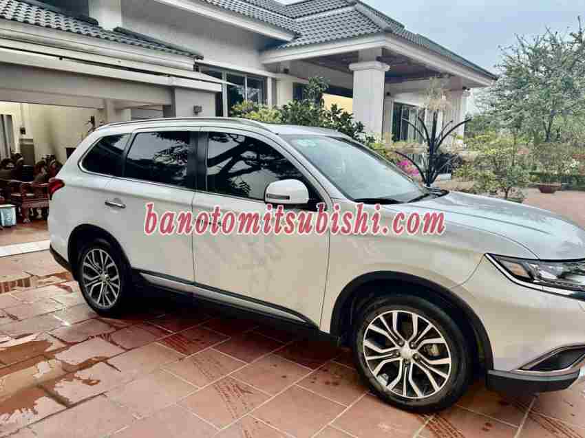 Cần bán Mitsubishi Outlander 2.0 CVT Premium 2019, xe đẹp giá rẻ bất ngờ