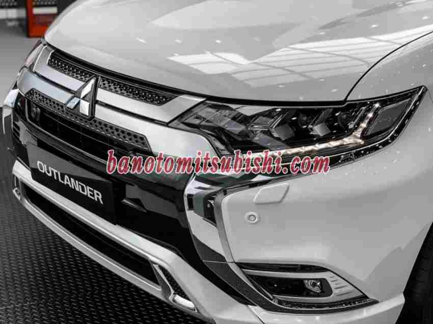 Bán Mitsubishi Outlander Premium 2.0 CVT năm 2024 đẹp xuất sắc