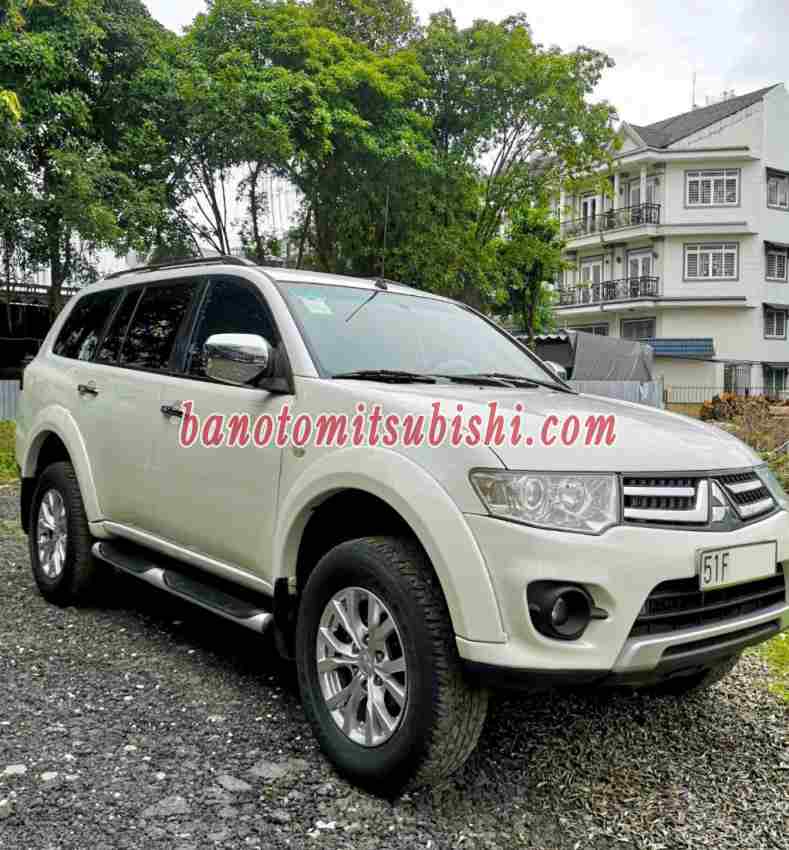 Cần bán gấp xe Mitsubishi Pajero Sport D 4x2 MT năm 2016, màu Trắng, Số tay