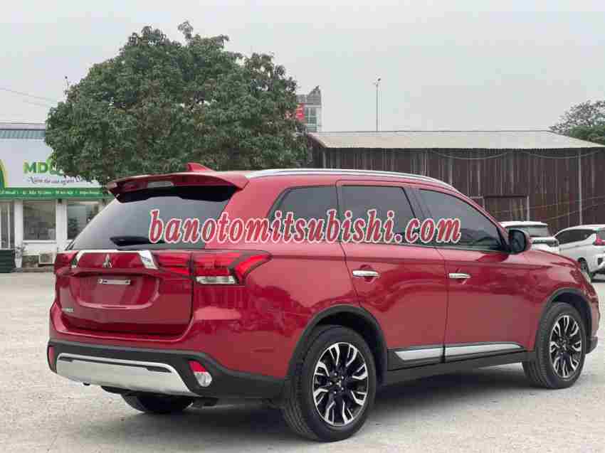 Cần bán gấp xe Mitsubishi Outlander 2.0 CVT 2021 màu Đỏ