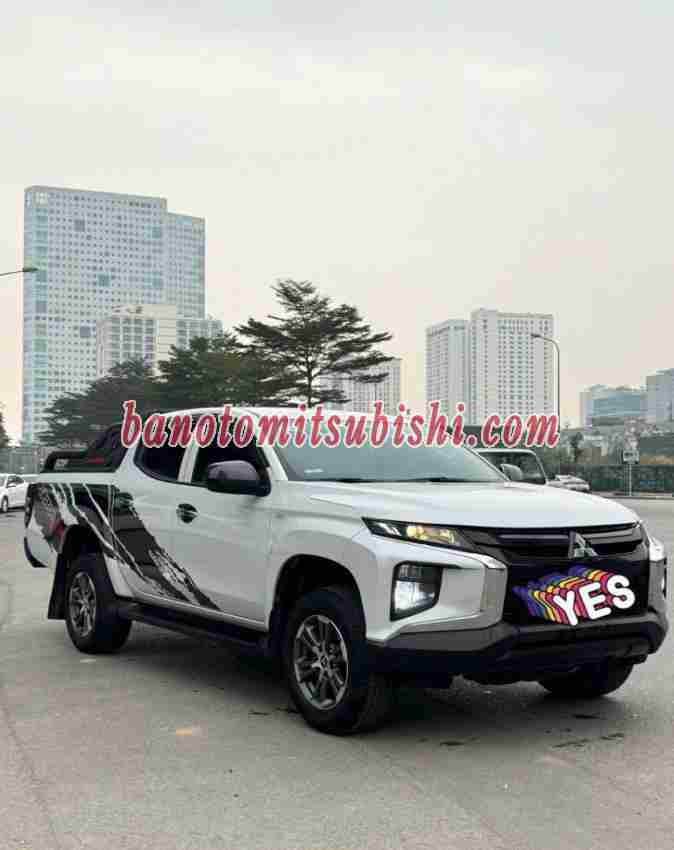 Cần bán gấp Mitsubishi Triton 4x2 AT đời 2022, màu Trắng