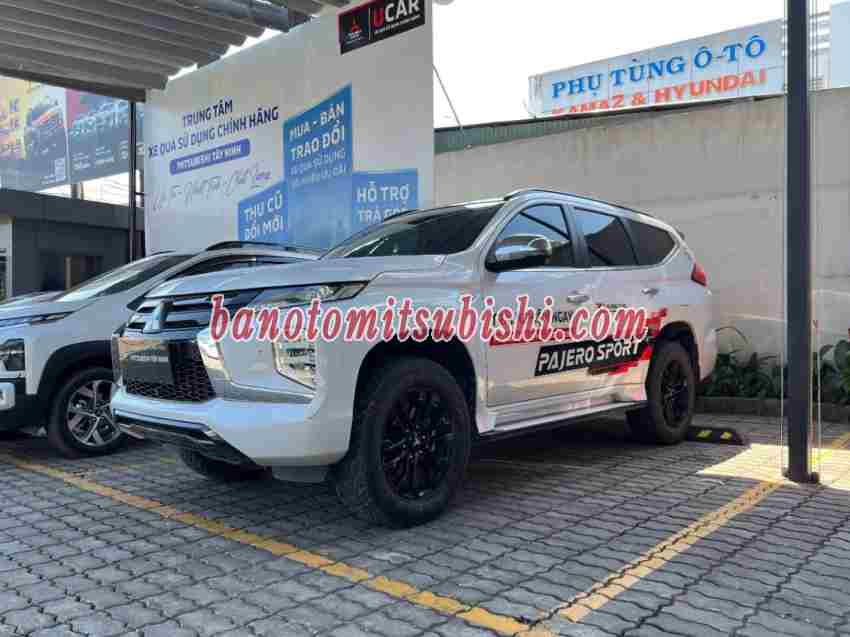 Cần bán gấp xe Mitsubishi Pajero Sport 2.4D 4x4 AT 2023 màu Trắng