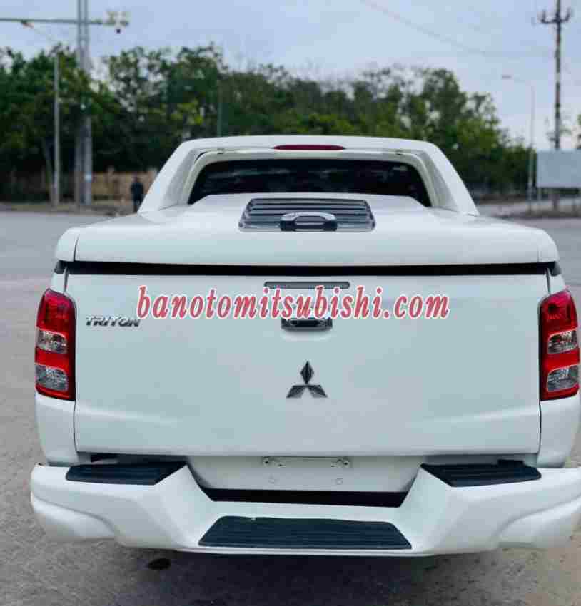 Cần bán xe Mitsubishi Triton 4x2 AT đời 2015