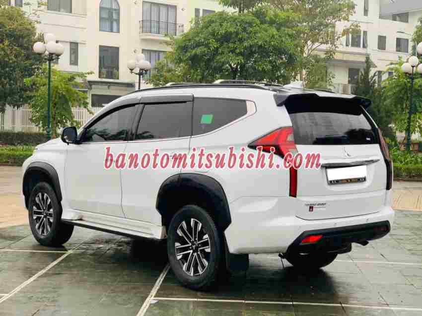 Cần bán xe Mitsubishi Pajero Sport 2.4D 4x2 AT năm 2021 màu Trắng cực đẹp