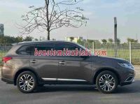 Cần bán gấp xe Mitsubishi Outlander 2.0 CVT 2019 màu Vàng