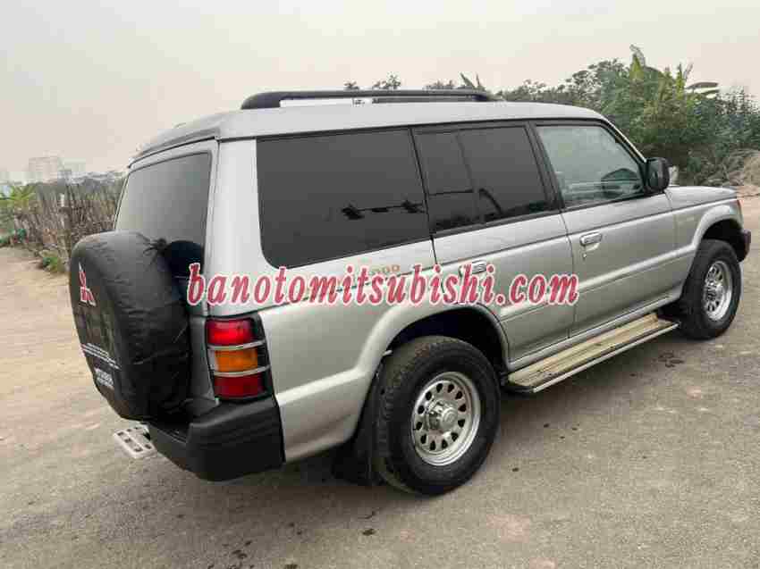 Cần bán xe Mitsubishi Pajero 3.0 2002, xe đẹp