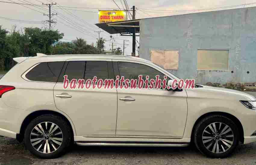 Cần bán nhanh Mitsubishi Outlander Premium 2.0 CVT 2022 cực đẹp