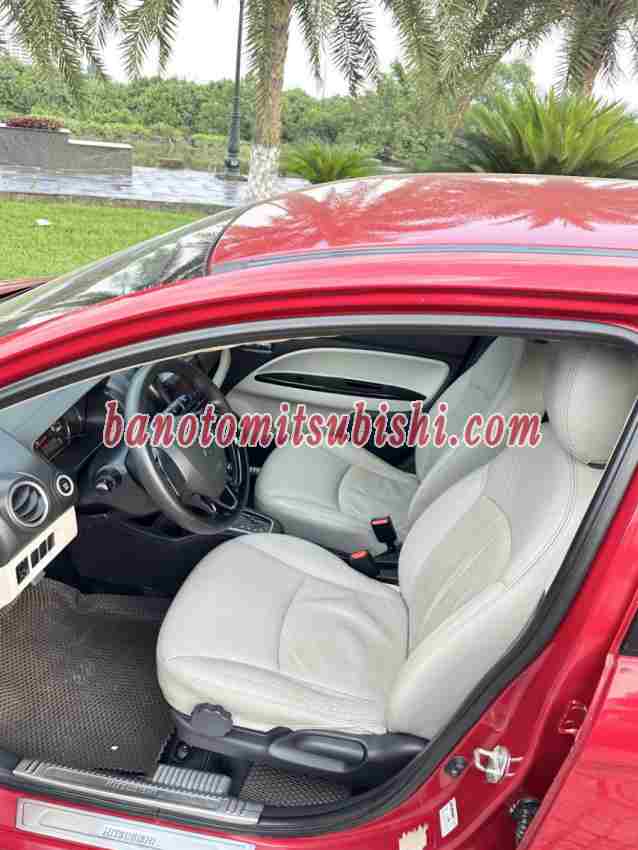 Cần bán gấp Mitsubishi Attrage 1.2CVT 2017 - Xe đẹp - Giá tốt