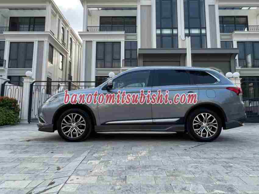 Cần bán xe Mitsubishi Outlander 2.0 CVT 2016, xe đẹp
