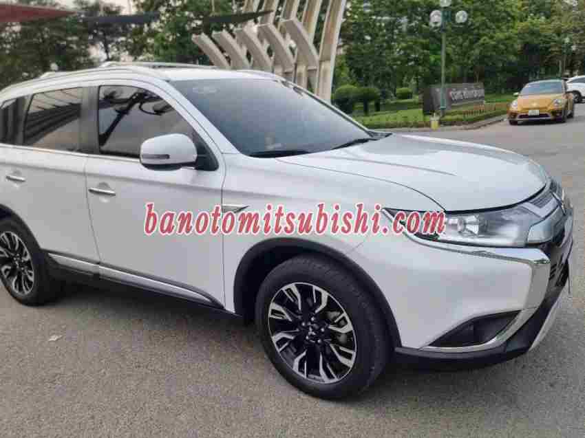 Cần bán Mitsubishi Outlander 2.0 CVT 2021 xe đẹp