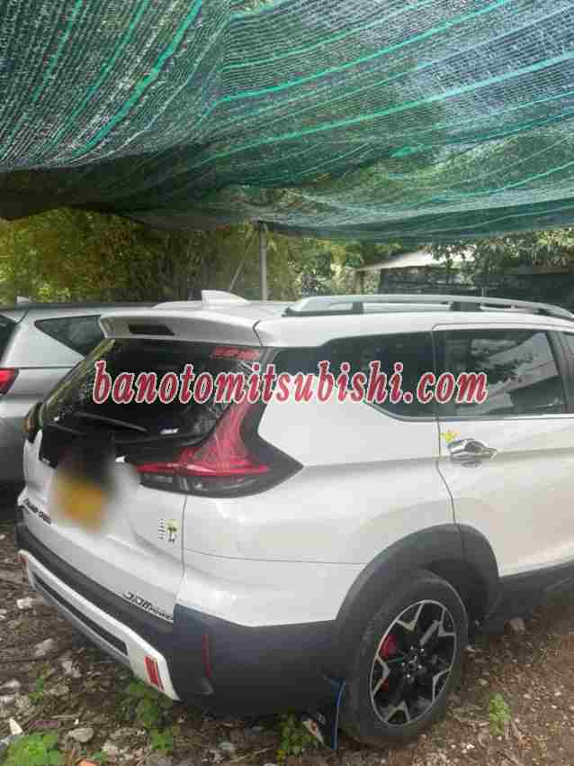 Cần bán gấp Mitsubishi Xpander Cross 1.5 AT đời 2020, màu Trắng