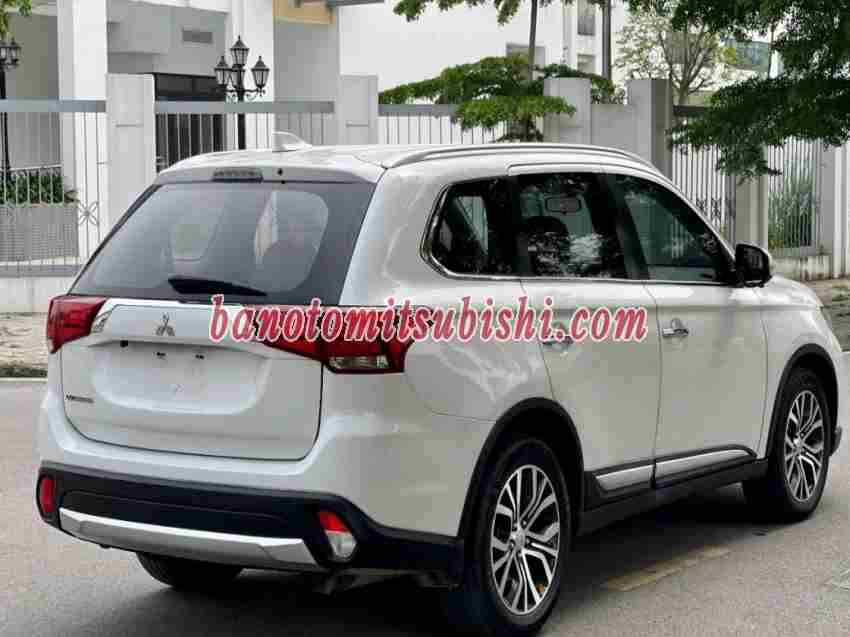 Cần bán gấp Mitsubishi Outlander 2.0 CVT 2019 - Xe đẹp - Giá tốt