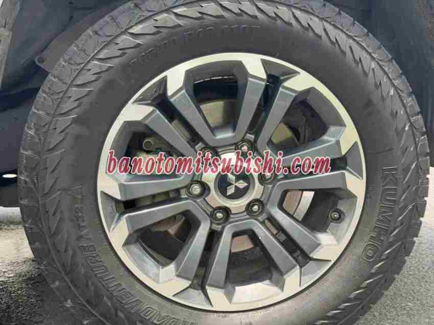 Mitsubishi Triton 4x2 AT Mivec Premium 2019 Số tự động giá đẹp