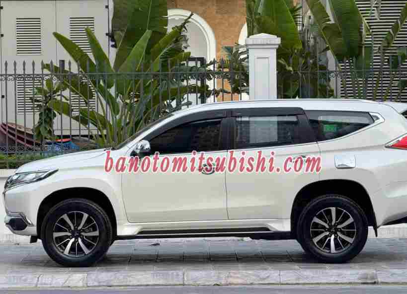 Cần bán Mitsubishi Pajero Sport 2.4D 4x2 AT Máy dầu 2019 màu Trắng