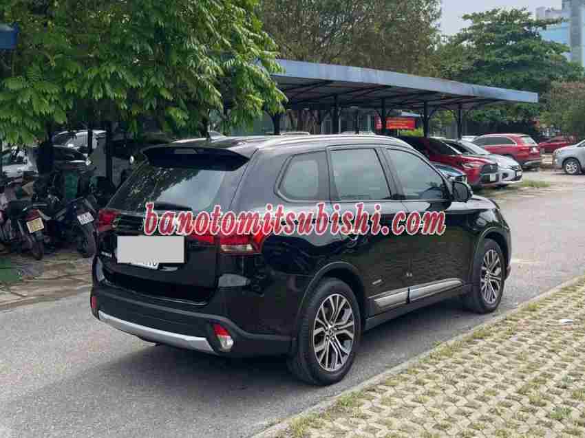 Cần bán gấp xe Mitsubishi Outlander 2.0 CVT năm 2018, màu Đen, Số tự động