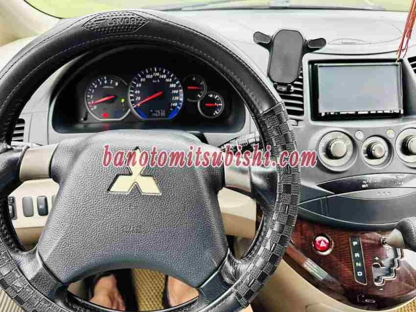 Cần bán gấp Mitsubishi Grandis 2.4 AT năm 2008 giá cực tốt