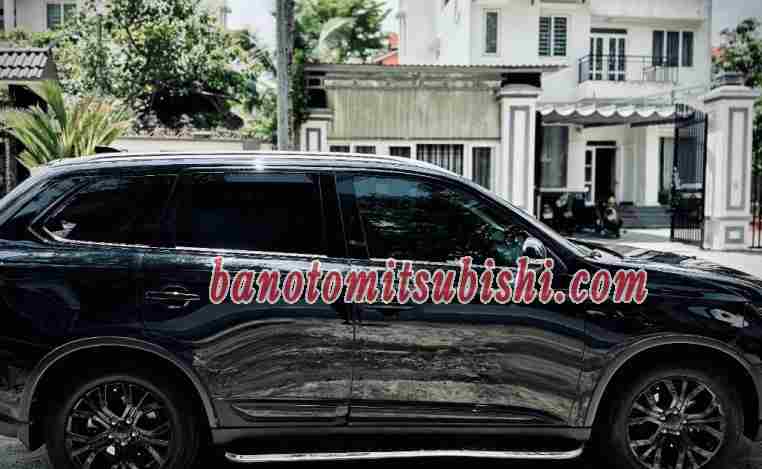 Mitsubishi Outlander 2.4 CVT Premium năm 2018 cần bán