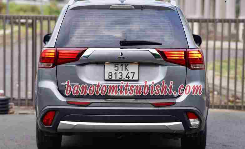 Cần bán gấp Mitsubishi Outlander 2.0 CVT năm 2018 giá cực tốt