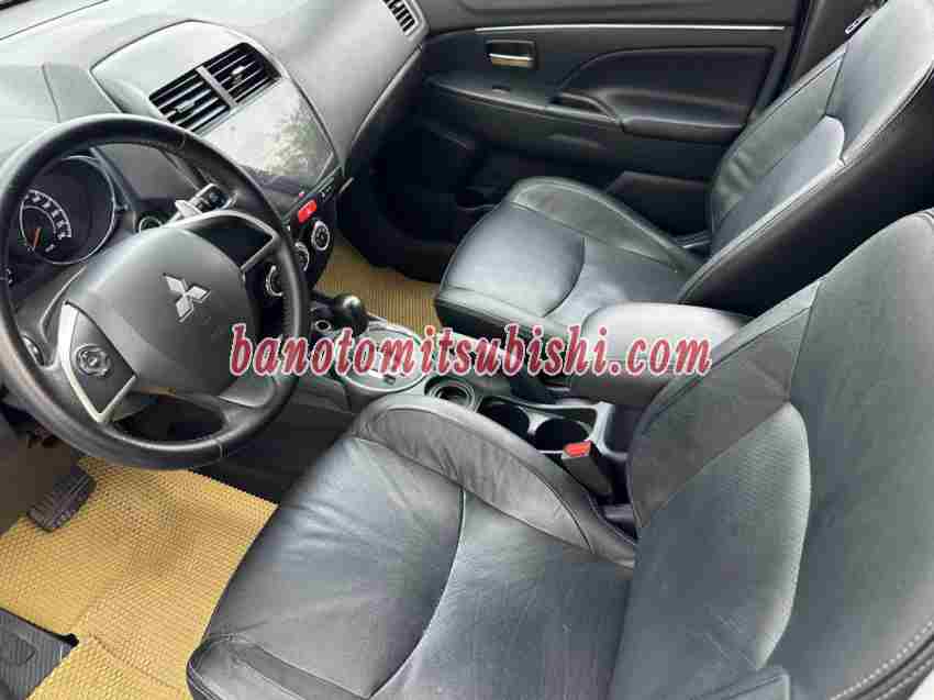 Cần bán xe Mitsubishi Outlander Sport 2.0 CVT Premium năm 2015 màu Trắng cực đẹp
