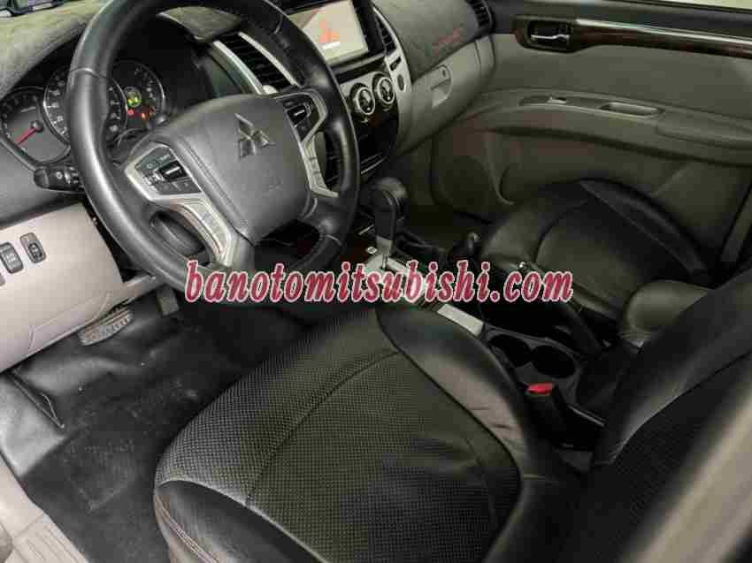 Cần bán xe Mitsubishi Pajero Sport G 4x4 AT đời 2015