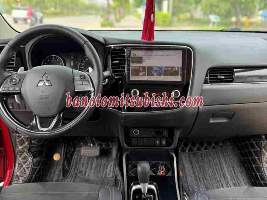 Cần bán xe Mitsubishi Outlander 2.0 CVT màu Đỏ 2022