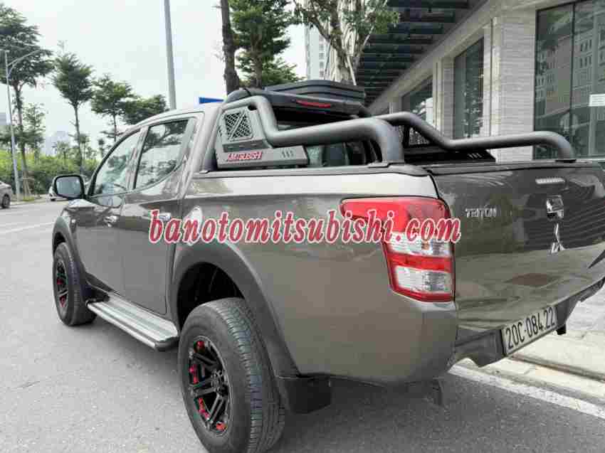 Cần bán xe Mitsubishi Triton 4x2 AT sx 2015