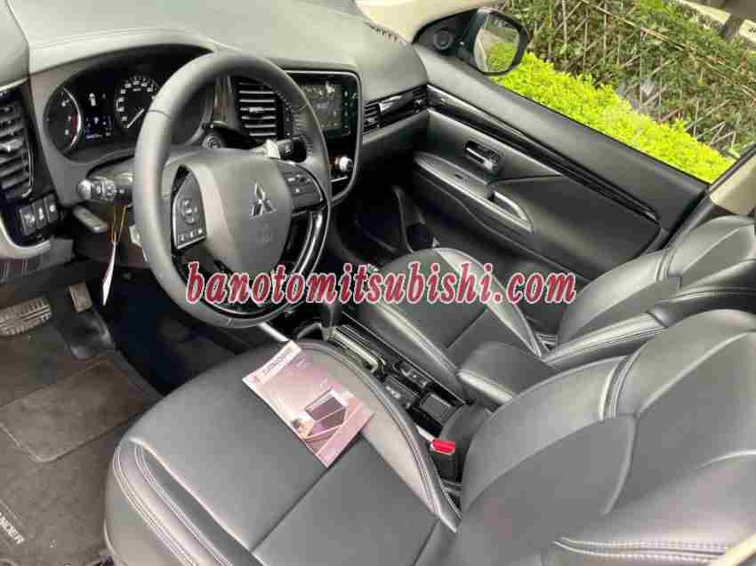 Cần bán Mitsubishi Outlander 2.0 CVT đời 2021