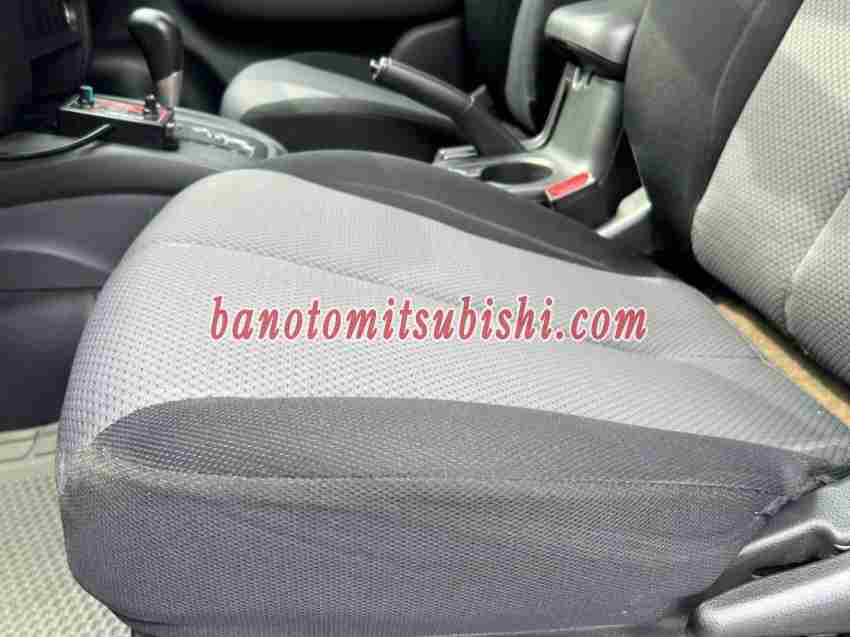 Cần bán gấp Mitsubishi Triton 4x2 AT Mivec đời 2021, màu Trắng