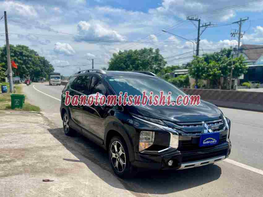 Cần bán gấp Mitsubishi Xpander Cross 1.5 AT đời 2021, màu Đen