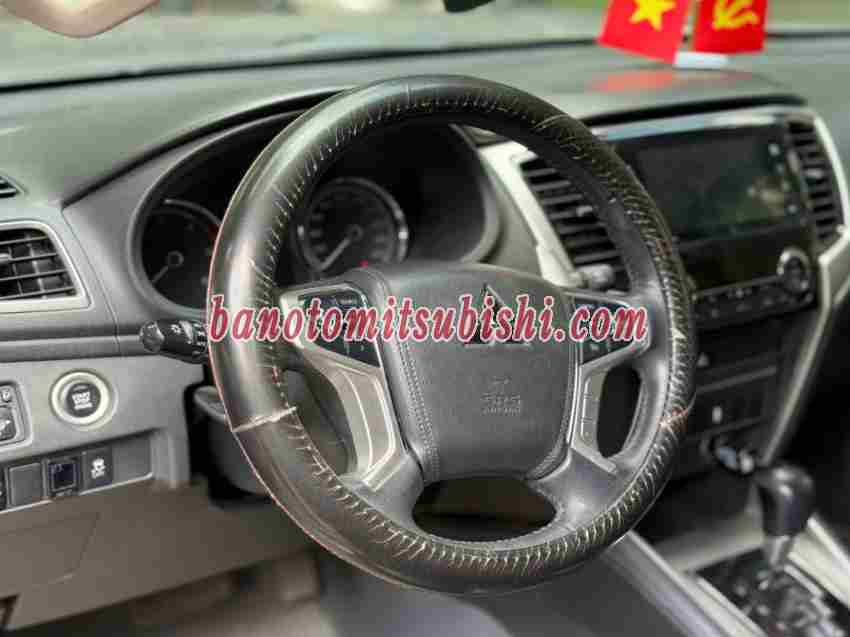 Cần bán gấp xe Mitsubishi Triton 4x2 AT Mivec Premium năm 2021, màu Xám, Số tự động