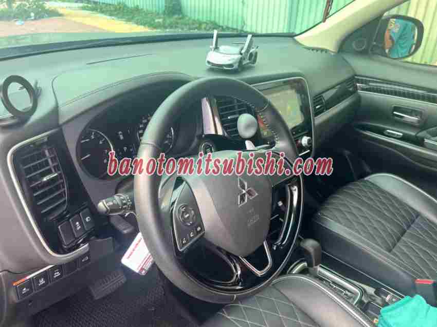 Mitsubishi Outlander Premium 2.0 CVT 2022, xe đẹp, hết ý