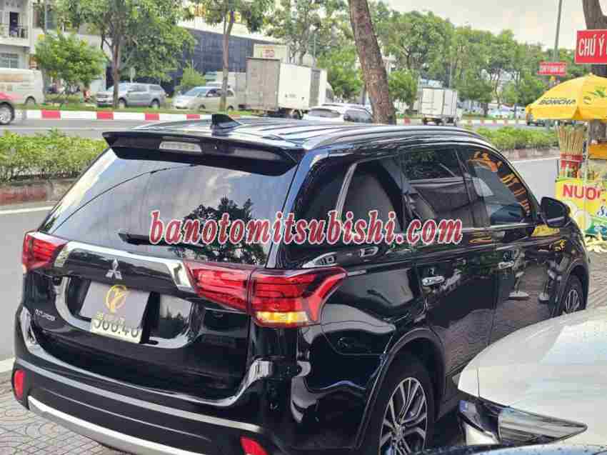 Cần bán gấp xe Mitsubishi Outlander 2.0 CVT Premium năm 2018, màu Đen, Số tự động