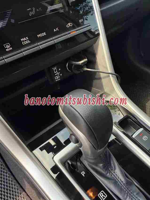 Cần bán Mitsubishi Xpander Cross 1.5 AT đời 2024 Cần bán Mitsubishi Xpander Cross 1.5 AT đời 2024