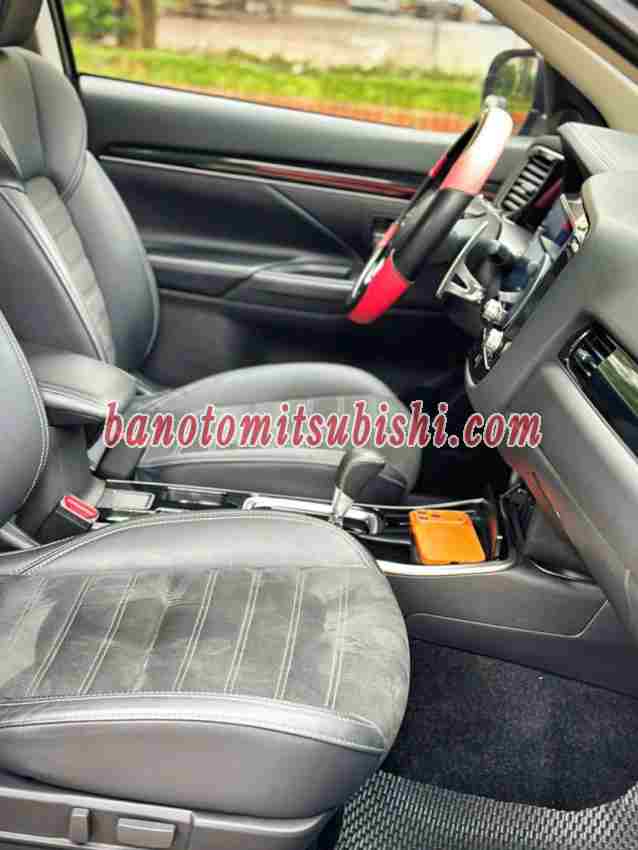 Cần bán gấp Mitsubishi Outlander 2.0 CVT năm 2022 giá cực tốt Cần bán gấp Mitsubishi Outlander 2.0 CVT năm 2022 giá cực tốt