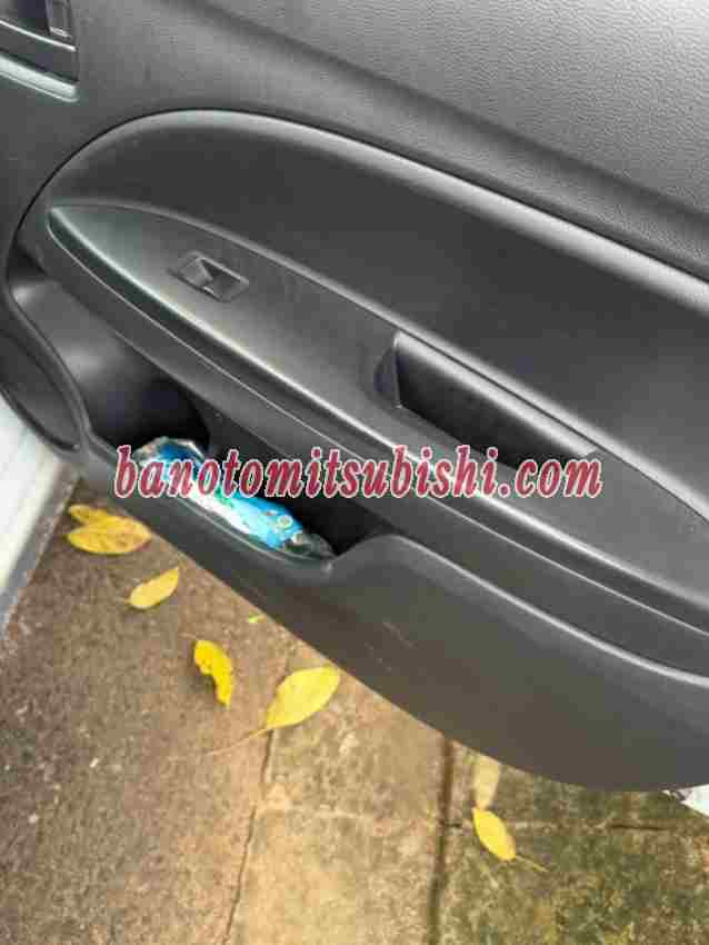 Bán Mitsubishi Attrage 1.2 MT, màu Trắng, Máy xăng, 2024