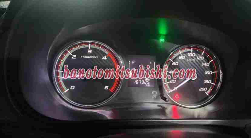 Cần bán gấp Mitsubishi Triton 4x2 AT Mivec năm 2017 giá cực tốt