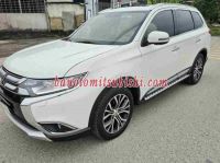Cần bán xe Mitsubishi Outlander 2.0 STD năm 2017 màu Trắng cực đẹp