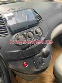 Cần bán xe Mitsubishi Grandis 2.4 AT màu Bạc 2005