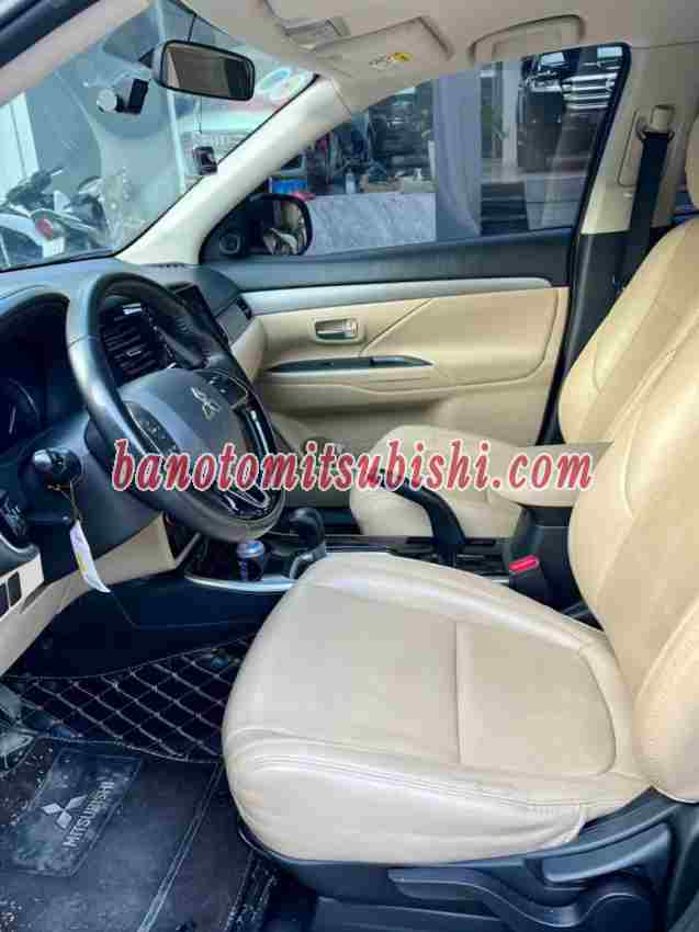 Cần bán xe Mitsubishi Outlander 2.0 CVT màu Đen 2018