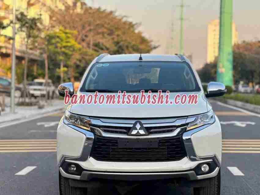Cần bán xe Mitsubishi Pajero Sport 2.4D 4x2 MT màu Trắng 2019