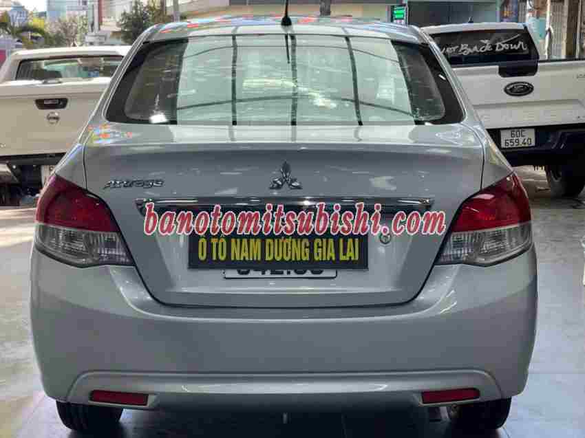 Cần bán gấp Mitsubishi Attrage 1.2 MT đời 2018, màu Bạc