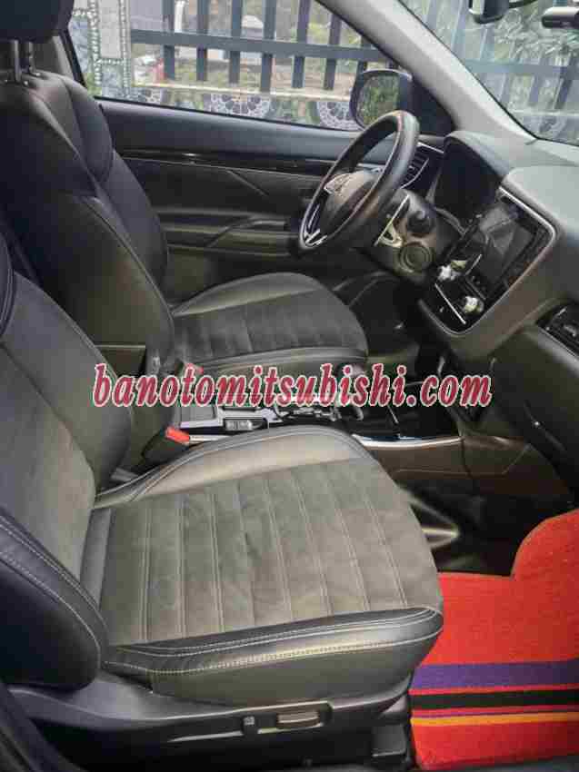 Cần bán gấp xe Mitsubishi Outlander 2.0 CVT năm 2024, màu Xanh, Số tự động