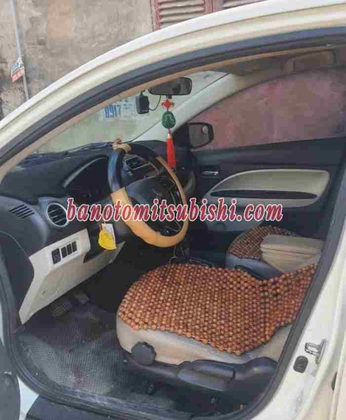 Xe Mitsubishi Attrage 1.2CVT đời 2017 đẹp bán gấp