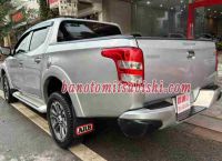 Cần bán gấp xe Mitsubishi Triton 4x2 AT 2017 màu Bạc