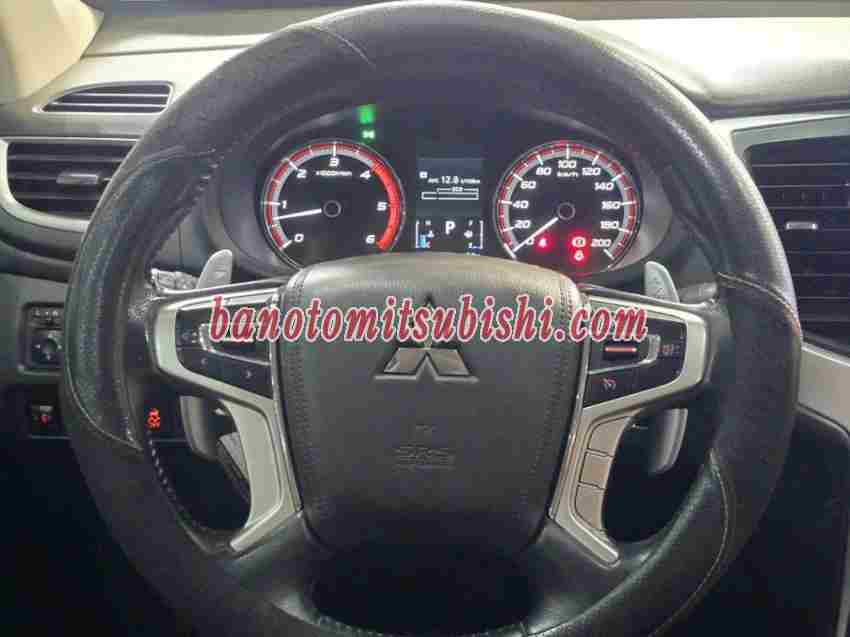 Xe Mitsubishi Triton 4x2 AT Mivec Premium đời 2020 đẹp bán gấp