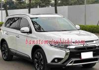 Cần bán gấp Mitsubishi Outlander Premium 2.0 CVT đời 2021, màu Trắng
