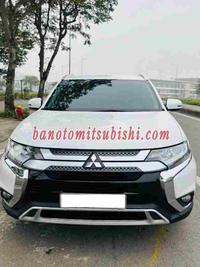Cần bán Mitsubishi Outlander 2.0 CVT đời 2020